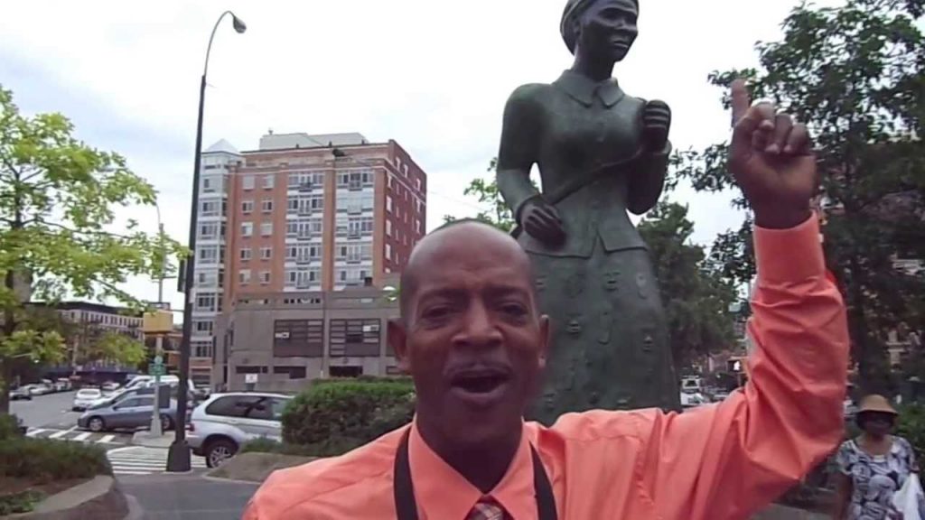 Doni Glover Reporting: Black Wall Street HARLEM, 7.11.13