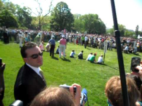 Pres  Barack Obama and 1st Lady at White House, 4 25 11
