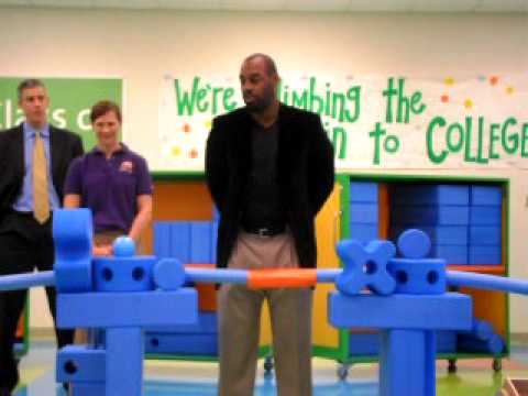 Redskin QB Donovan McNabb and Education Sec. Arne Duncan at KIPP SE DC Redskin QB Donovan McNabb and Education Sec. Arne Duncan at KIPP SE DC