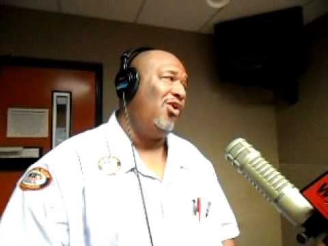Paul Easley sings “I Won’t Complain” on WOLB 1010 AM w/ Doni Glover