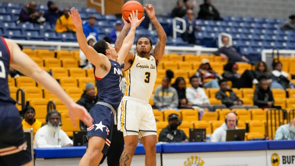 Sessoms Goes Off for 24 Points as Men’s Hoops Knocks Off Navy for Second-Straight Win