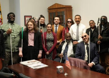 [PHOTO] Congressman Mfume meets with Marylanders from the National Federation of the Blind to discuss priorities and concerns of blind and visually impaired individuals in the state.