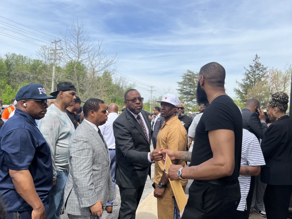 Saafir Rabb, flanked by Minister Carlos Muhammad, Greets Amir Hakim