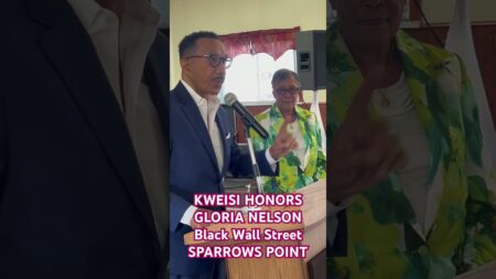 Cong. Kweisi Mfume presents Turner Station’s Gloria Nelson with Joe Manns Black Wall Street Award